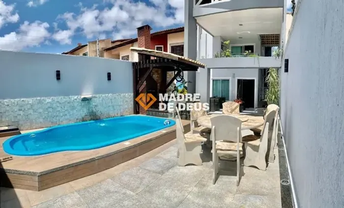 Casa em condomínio disponível a venda