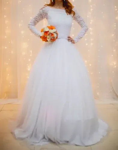 Vestido de Noiva Branco + Grinalda + travesseiro de joelhos