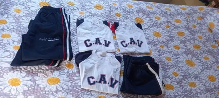 Roupas diversas kit 8 peças usadas.