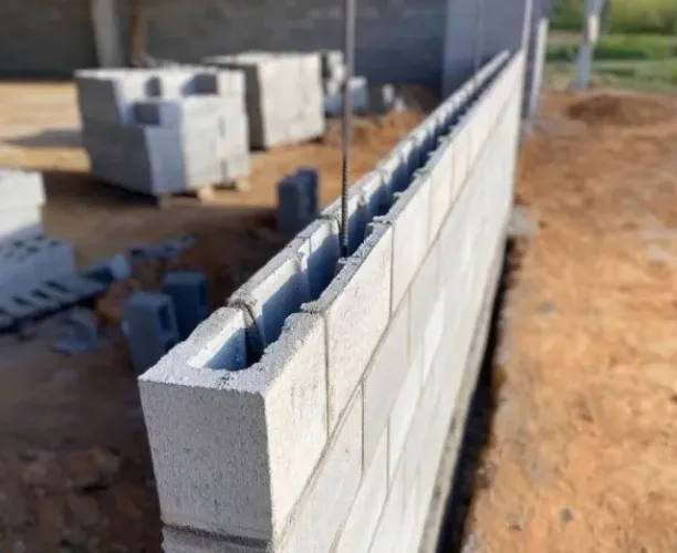 Assentamento de Bloco, Casas, Muros