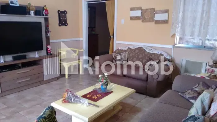 Vista Alegre | Casa 5 quartos, sendo 1 suite