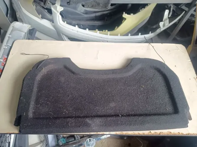 Tampão porta malas kwid