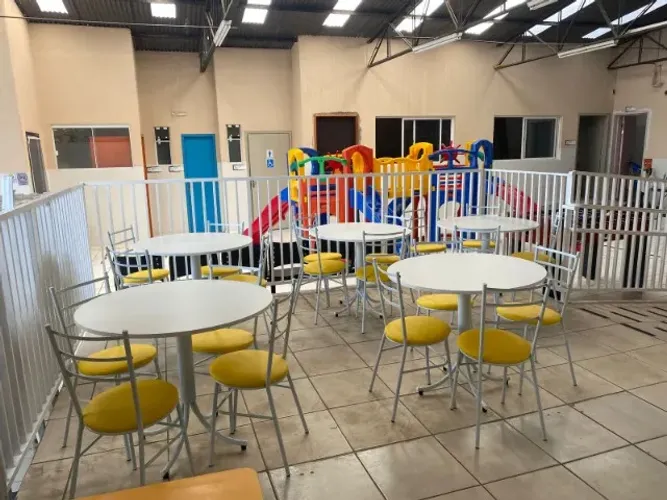 mesas e cadeiras para lanchonete