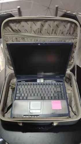 Notebook Toshiba 1805 antigo coleção de efeito liga e não dá vídeo ddr1 HD IDE 40gb 512ram