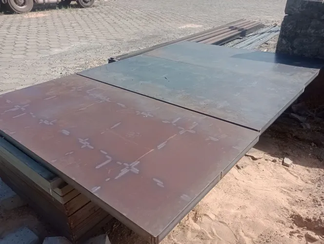 Vendo 4 mesas vibratórias de 2,00x1,00 por 4.000 cada uma , incluindo todos os acessórios 