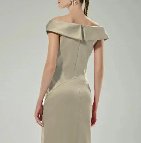 NOVO BARREDS VESTIDO TUBINHO OMBRO A OMBRO TAM G ( ATE 44) 130,00