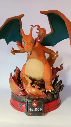 Charizard - Escultura 3D de 26cm<br>