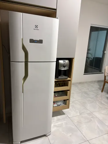 Geladeira Electrolux 371L - Branca