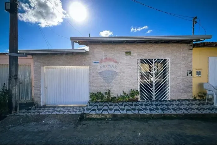 CASA COM PONTO COMERCIALNA URBIS III