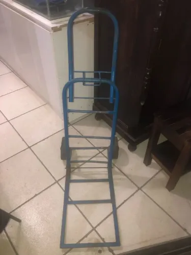 Vendo Carrinho de Carga em Excelente Estado