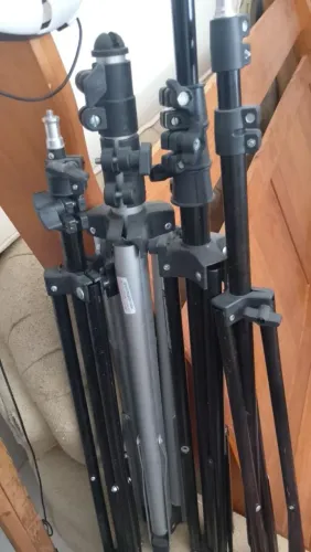 4 Tripés e equipamentos para fotografia 