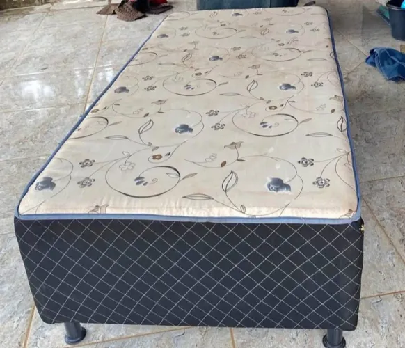 Cama Box com Detalhes em Flor