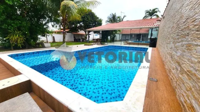 Casa 4 Dormitórios com Piscina, Praia das Palmeiras Caraguatatuba SP