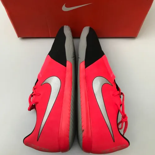 Chuteira Nike Phantom Vision Academy - 43 - Original