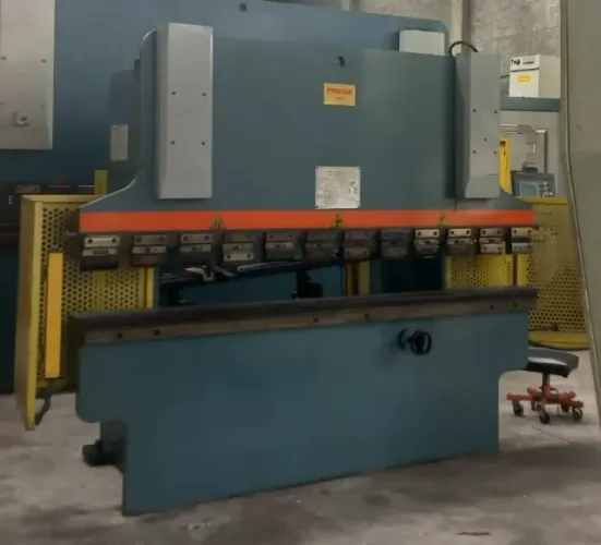 PRENSA DOBRADEIRA HIDRAULICA 2500X40TONS CHINESA