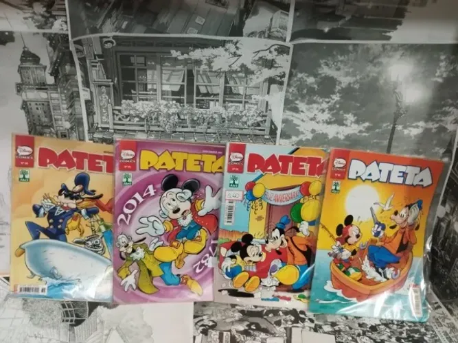 Kit com 5 quadrinhos da disney