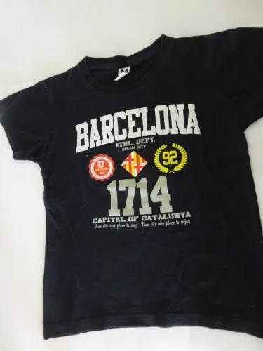Camiseta Infantil Preta Marca Roly Tam 7/8-Cidade Barcelona usada em ótimo estado