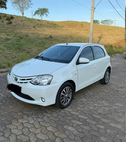 Toyota Etios X 1.3 Flex 16V 5P Mec. 2015