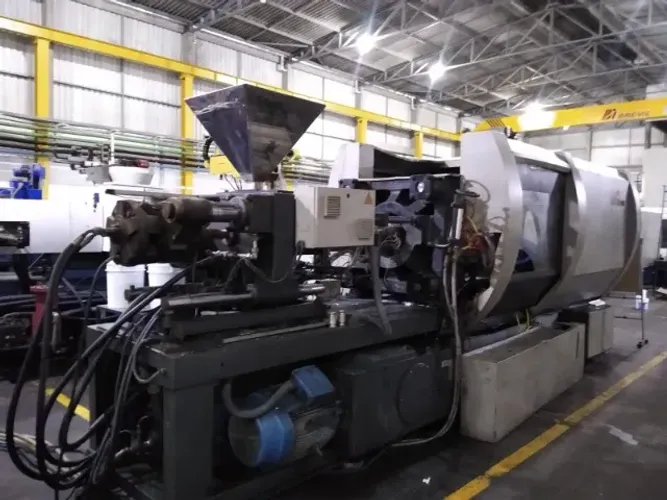 Injetora Sandretto 450 Ton