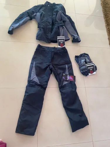 ROUPA MOTO TRIUMPH FEMININA P / 38