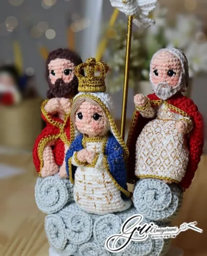 Divino Pai Eterno Amigurumi Santo Católico Religião Maria Deus Jesus Trindade Feito a Mão 
