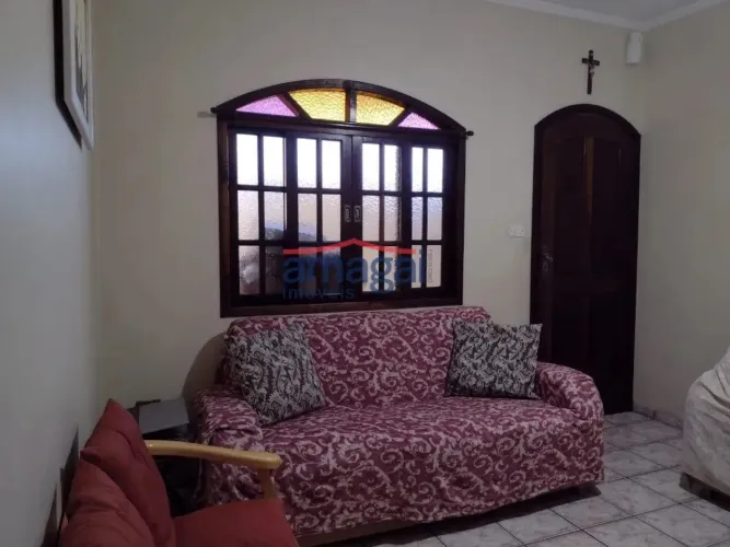 Casa de 2 dormitórios no bairro Jardim Paraíso em Jacareí SP.