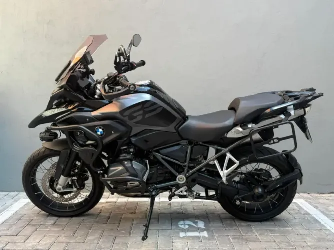 BMW R 1250 GS TRIPLE BLACK