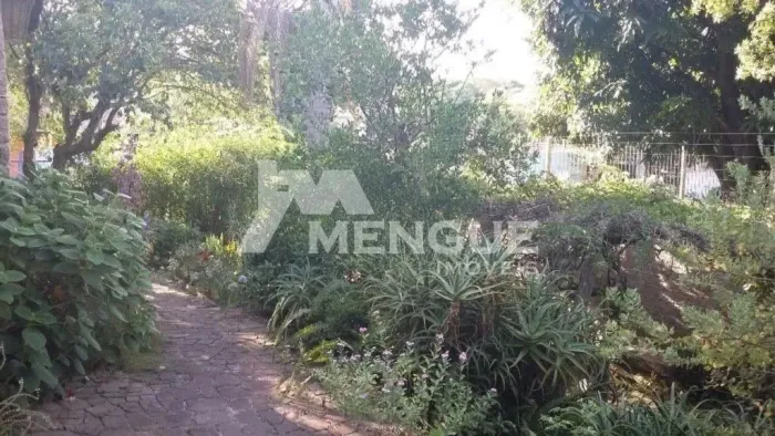 Terreno à venda no bairro Bom Jesus em Porto Alegre com 660,00 por R$ 548.900,00