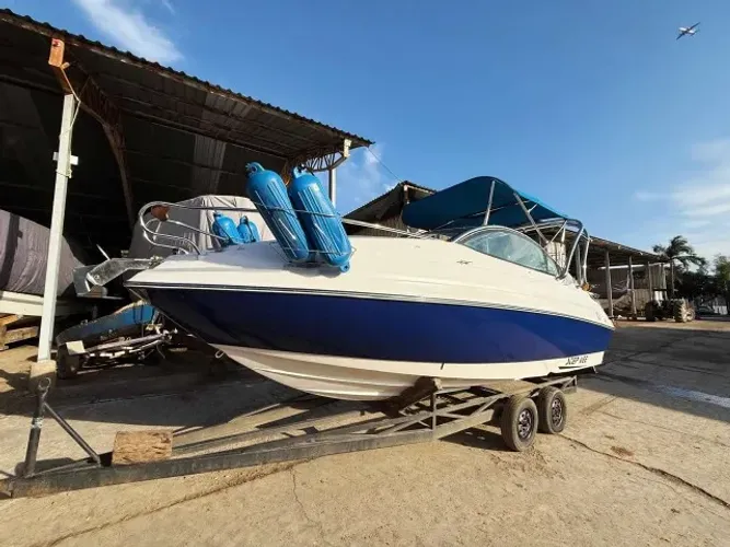 Lancha Focker 215 - Ano 2008 - Mercruiser 4.3 - 220hp