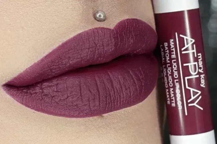 Mary Kay At Play Matte Liquid Berry Strong