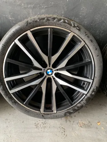 Jogo de rodas da BMW X5 e pneus 275/35/22 e 315/30/22