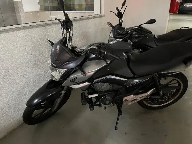 Titan 160 CC, novinha, em meu nome, sem multa e licenciada 2025, nunca caiu, toda original