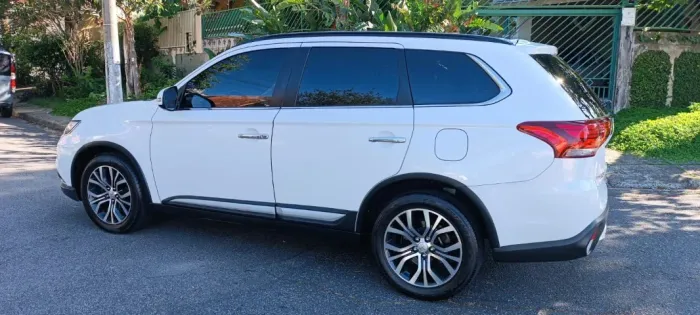 Mitsubishi Outlander 2.2 165cv Diesel Aut. 2016