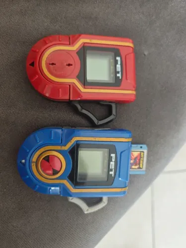 Megaman Pet - vermelho e azul