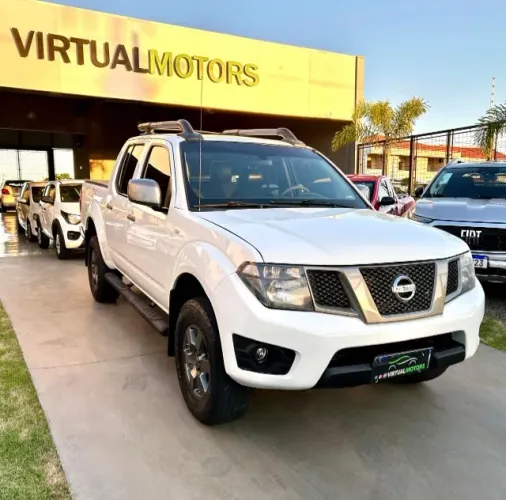 Nissan Frontier SV At.cd 4X4 2.5 TB Diesel Mec. 2014