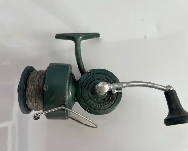 Molinete de pesca antigo da marca Paoli