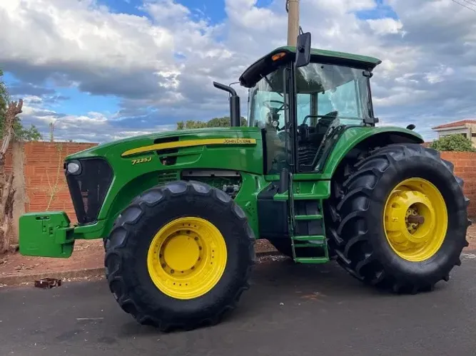 Trator John Deere * *passo agio*