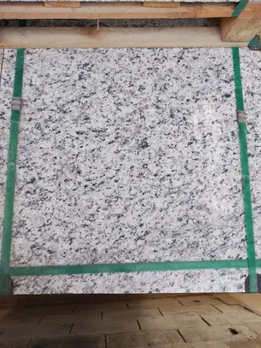PIso de Granito Branco Fortaleza 57 x 57 cm