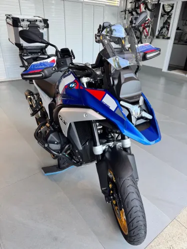 BMW GS 1300 GS , igual nova! Sem detalhe algum! Com baú central e protetor motor 