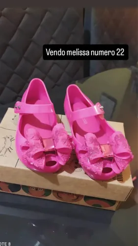 Vendo Melissa e outros.