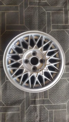 Obs e uma roda só modelo BBS aro 14 ok