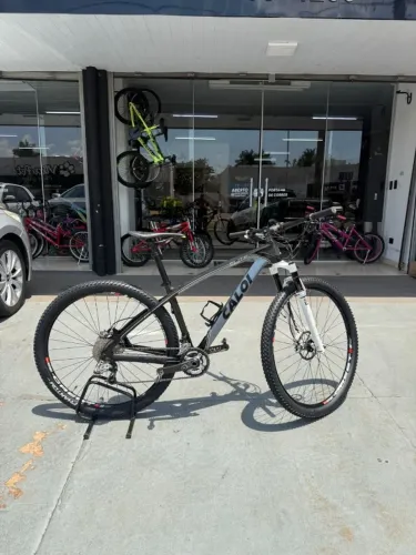Bicicleta Caloi Elite Carbon Sport