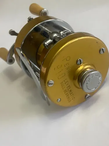 Carretilha de Pesca Penn 910 Levelmatic Antiga Rolamentos de Esferas    EUA
