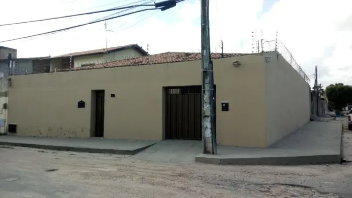 Casa com 3 dormitórios à venda, 162 m² por R$ 650.000,00 - Parangaba - Fortaleza/CE