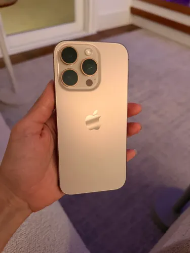 iPhone 16 Pro 128 sempre usado com capinha e película
