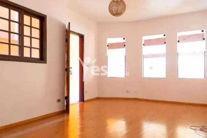 Sobrado para Alugar em Santo André, Parque Jaçatuba - 175m² de Área Construída, Semimobili