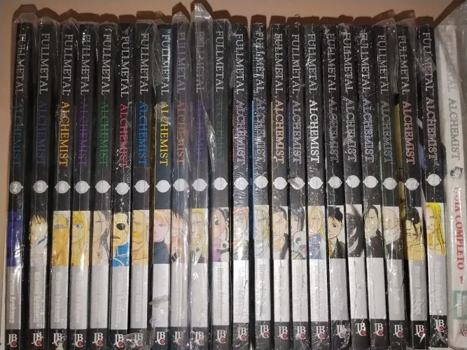 Coleção Fullmetal Alchemist vols 1 ao 27 + Databook 1, faltando volume 1, 23, 24, 25 e 27
