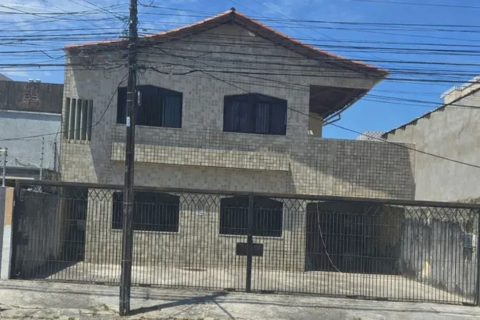 Casa Duplex para Venda em Fortaleza, Benfica, 4 dormitórios, 2 suítes, 1 banheiro