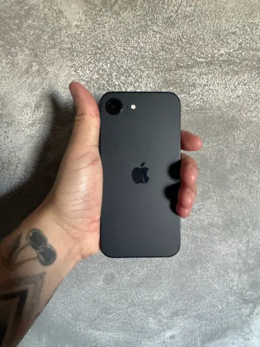IPHONE 16e 128g IMPECÁVEL