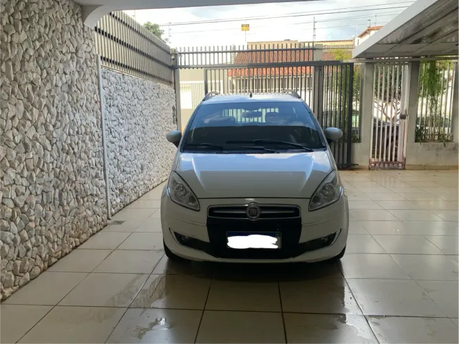 Fiat Idea Attractive 1.4 Fire Flex 8V 5P 2014